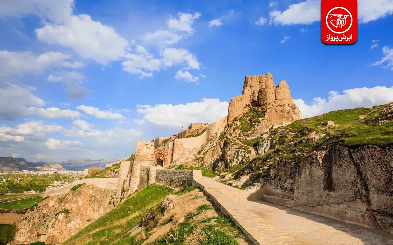 تور اقساطی وان